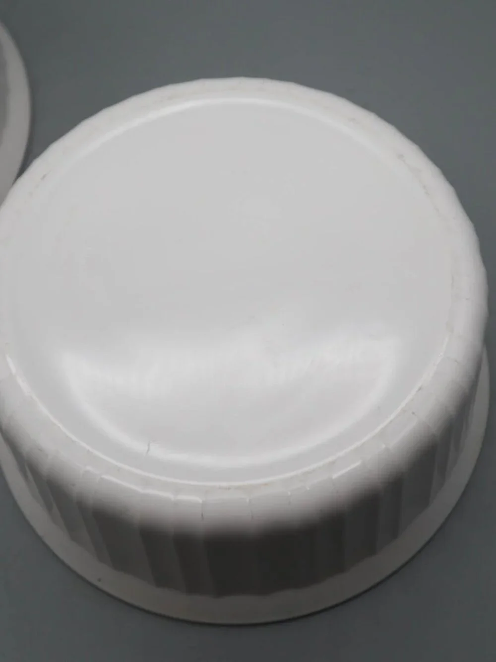 Lot of 2 Corning Ware French White Round Casserole Dishes 2.5L 1.6L F-1-B F-5-B